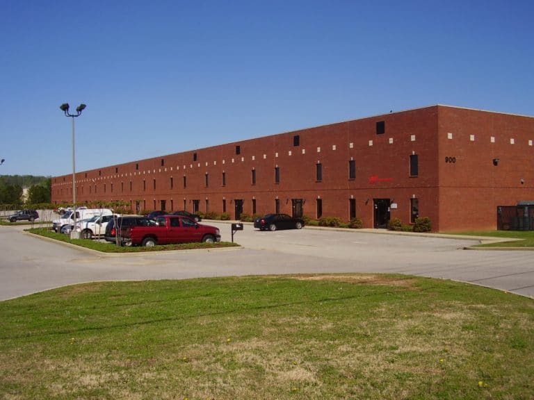 10,000 SF Office/Warehouse For Lease in Bessemer, AL