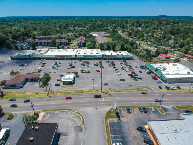 25,0000 SF Junior Box Retail Space For Lease in Center Point, AL