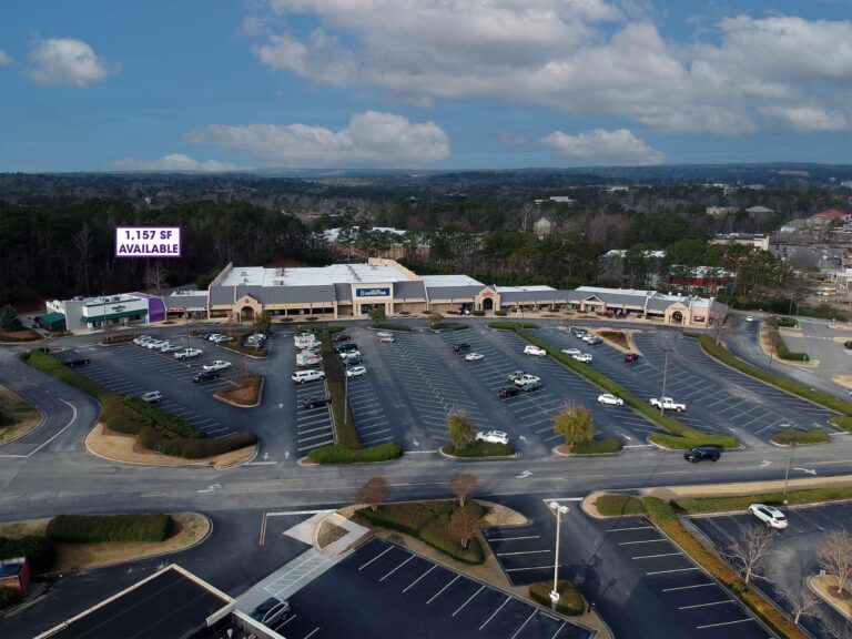 Inverness Plaza Retail Center For Lease